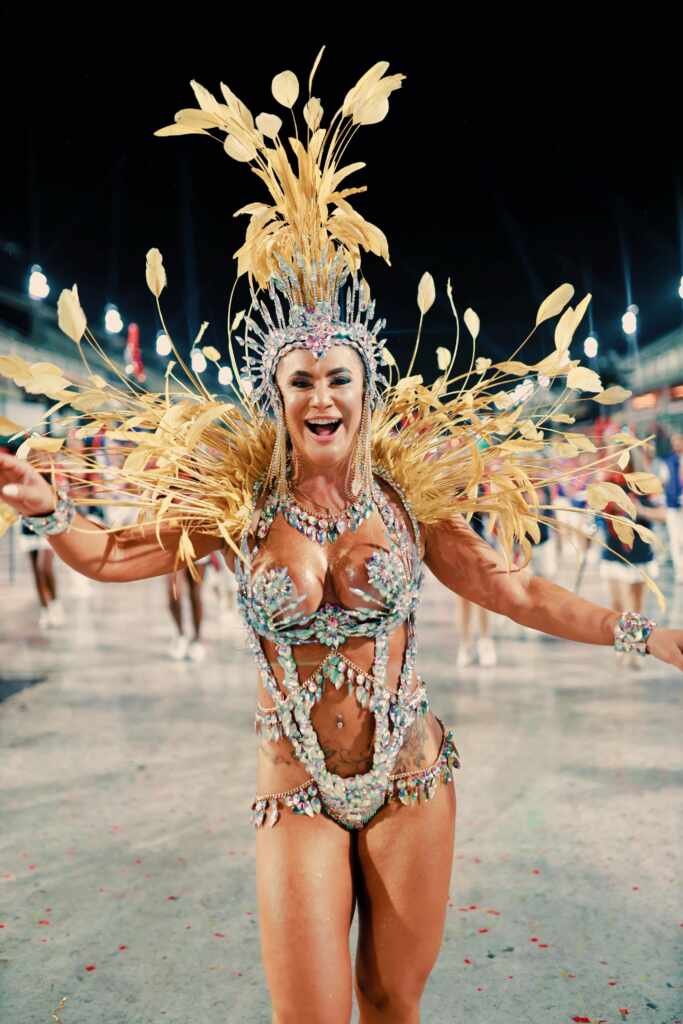 Carol Noronha estreia na Marquês de Sapucaí em ensaio técnico da União da Ilha Carol Noronha 1