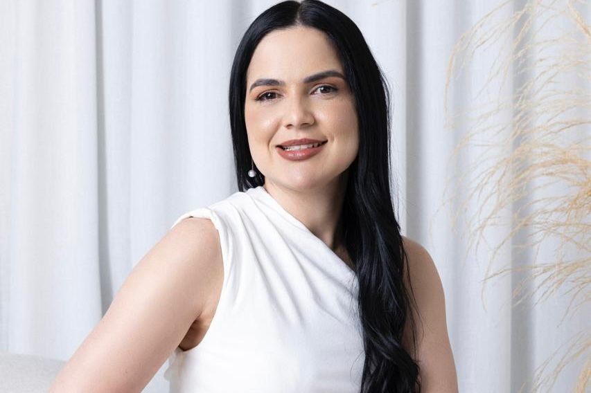 Cirurgia íntima feminina: procedimento que devolve conforto, autoestima e qualidade de vida 13 Corpo do Texto Dra. Lais Maltarolo