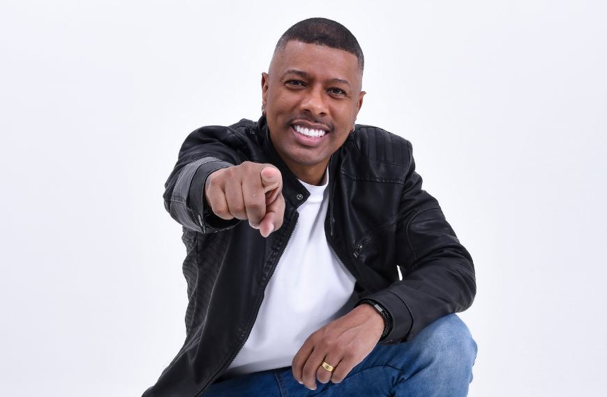 Lello canta a vida como ela é e conquista o público com autenticidade Lello