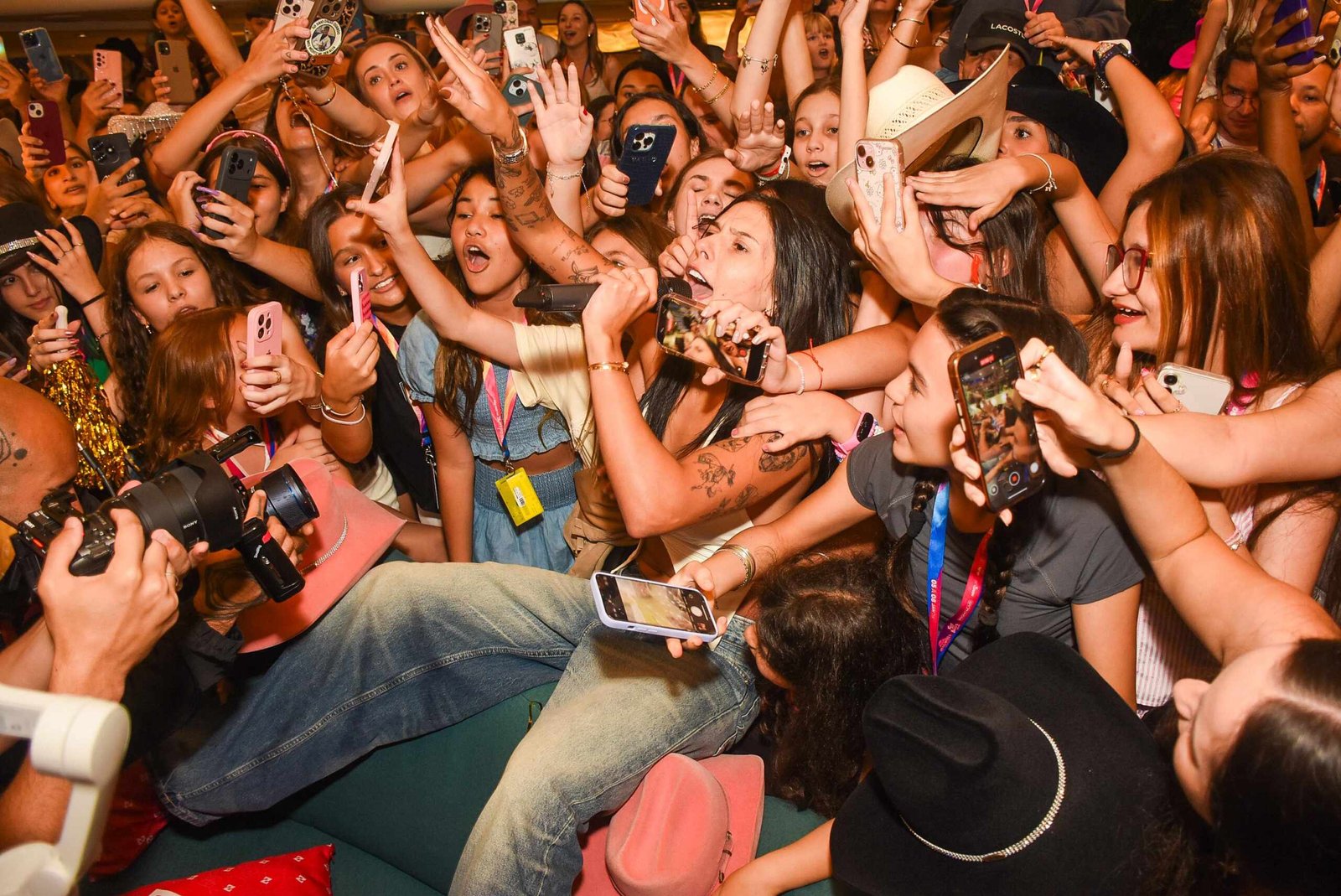 Ana Castela faz festa com fãs e dá largada oficial ao Navio da Boiadeira 29 WhatsApp Image 2026 01 05 at 15.57.35 scaled