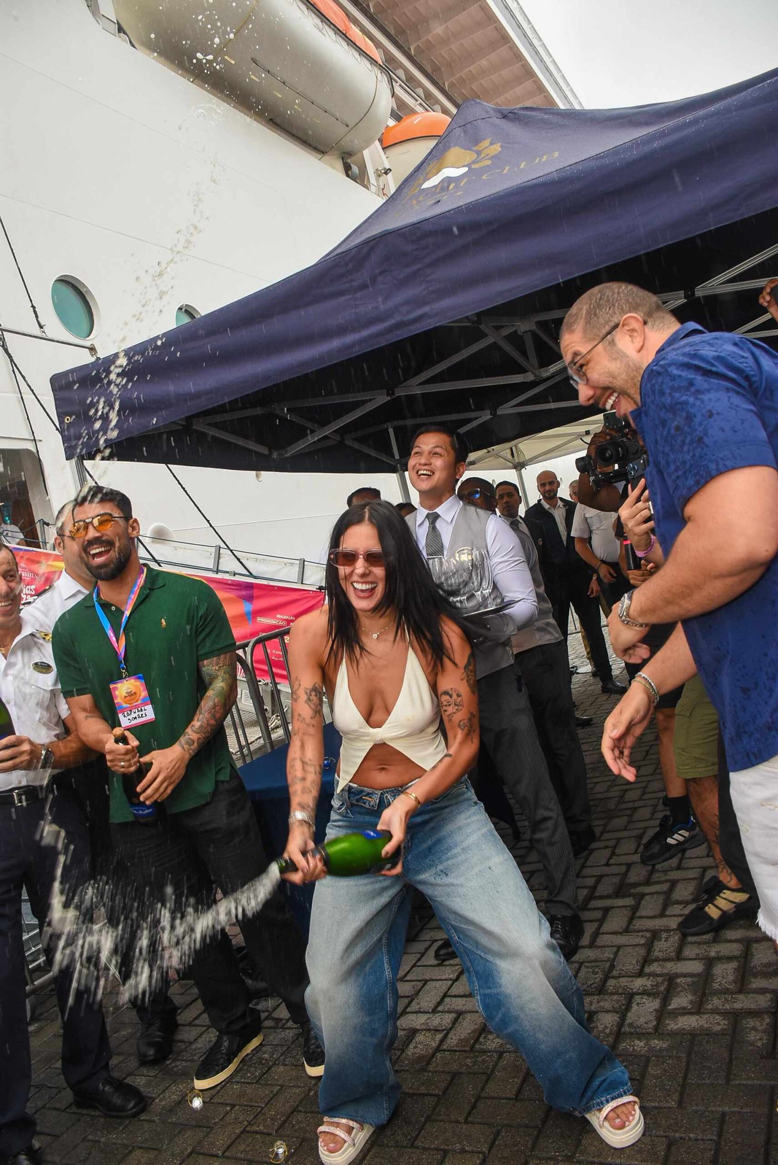 Ana Castela faz festa com fãs e dá largada oficial ao Navio da Boiadeira 25 WhatsApp Image 2026 01 05 at 15.57.46 scaled