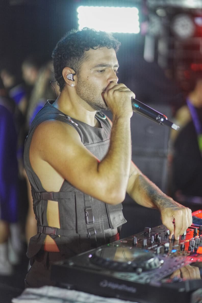 Claudia Leitte, Pedro Sampaio e Leo Santana no Carnaval Antecipado de Itabuna, o maior do Brasil 25 Fotos Fred Pontes/ Divulgacao