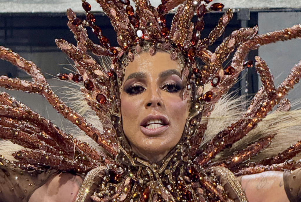 Pepita brilha como rainha de bateria da Unidos de São Lucas no Carnaval 2026 - Foto: Renato Cipriano