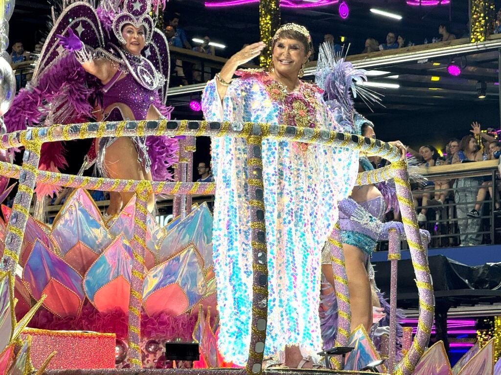 Márcia Sensitiva estreia no Carnaval e desfila pela Rosas de Ouro com enredo astrológico IMG 0334