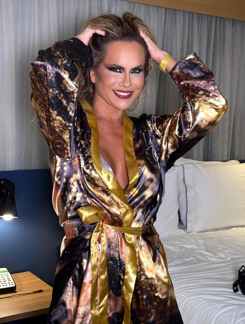 Isis Camargo vive contagem regressiva para o desfile das campeãs do Tucuruvi na noite deste sábado 20 Isis Camargo - Credito da Foto: Gabo / Renato Cipriano - Zuleika Ferreira - Divulgação