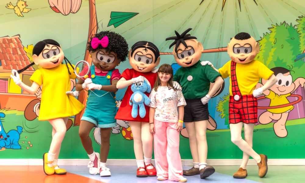 Juju Teofilo com A Turma da Mônica - Crédito da Foto: Divulgação