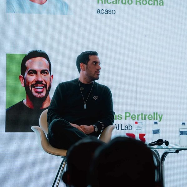 Izaias-Pertrelly-Creditos_-Visionmakin-copia-scaled-1.jpg